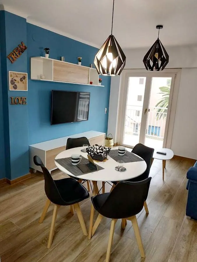 Modern Apartment In Salou With Shared Pool 45 M² España